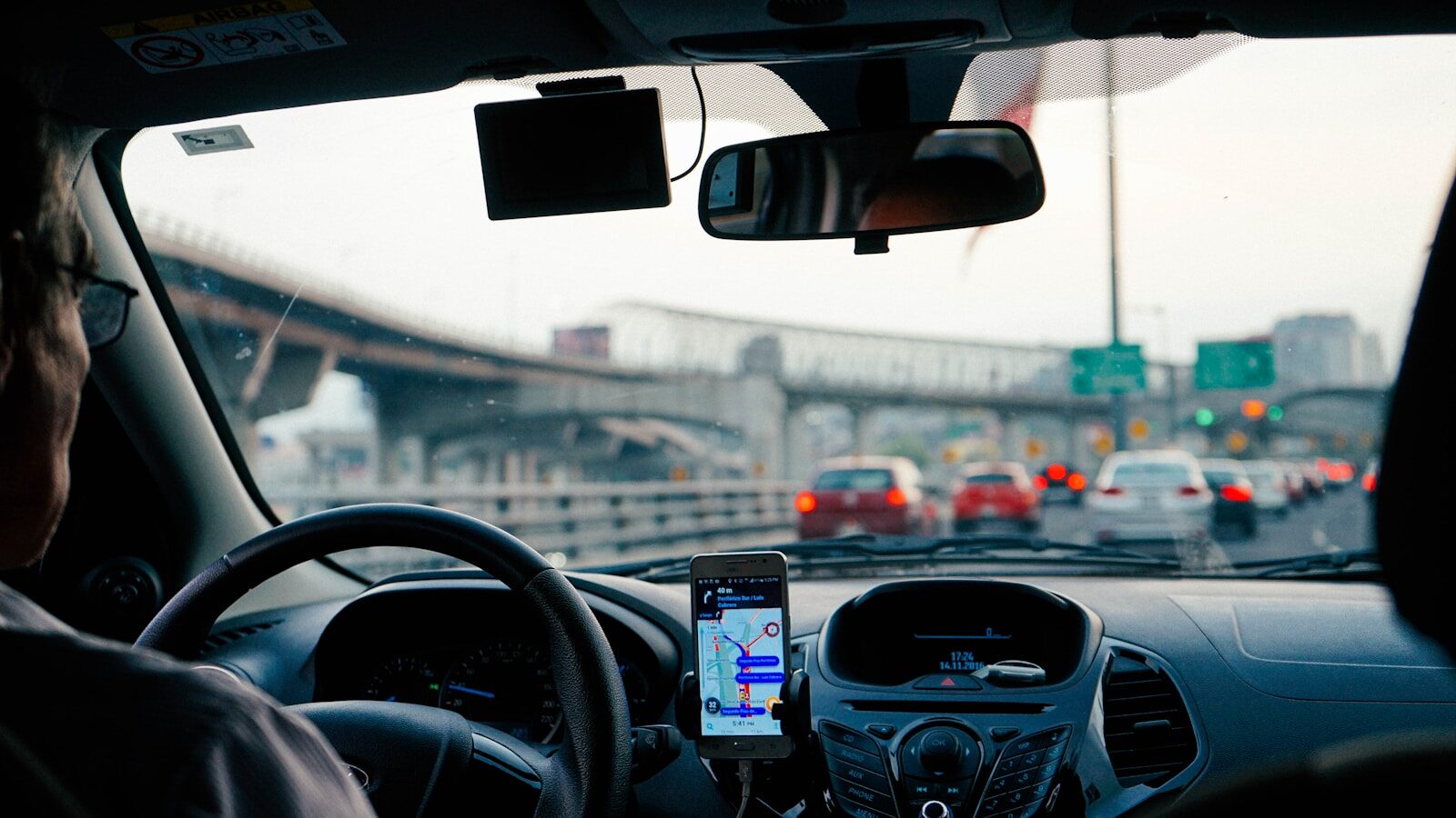 How St. Petersburg’s Busy Tourist Season Impacts Local Drivers and Insurance Needs